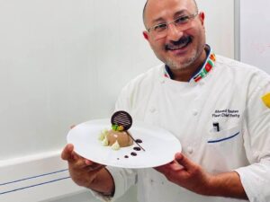 قصة الشوكولاتة موس: كيف ولدت هذه الحلوى الساحرة؟ photo 2025 11 09 17 58 54